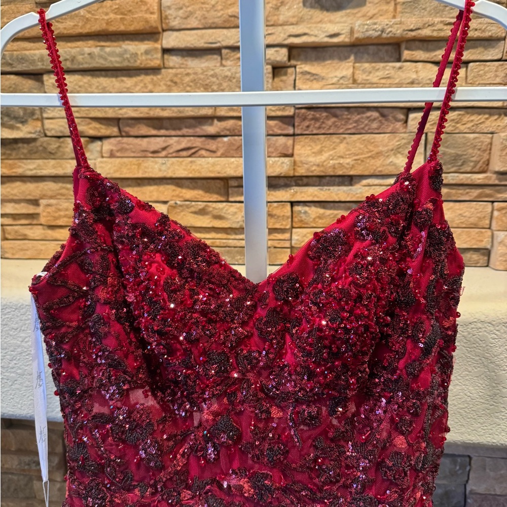 Mac Duggal Red Sequined Illusion Corset Trumpet Gown Size 4 - Picture 5 of 15